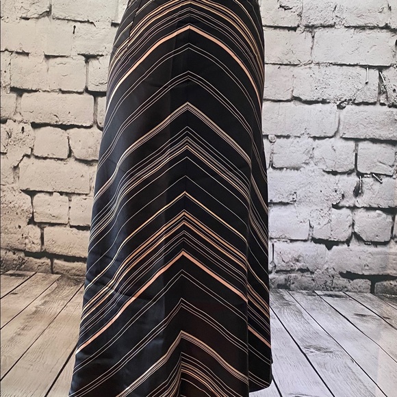 The Limited midi silk skirt - Picture 5 of 10